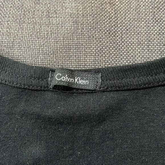 Vintage 90’s Calvin Klein Cropped Black Tee - Picture 4 of 4